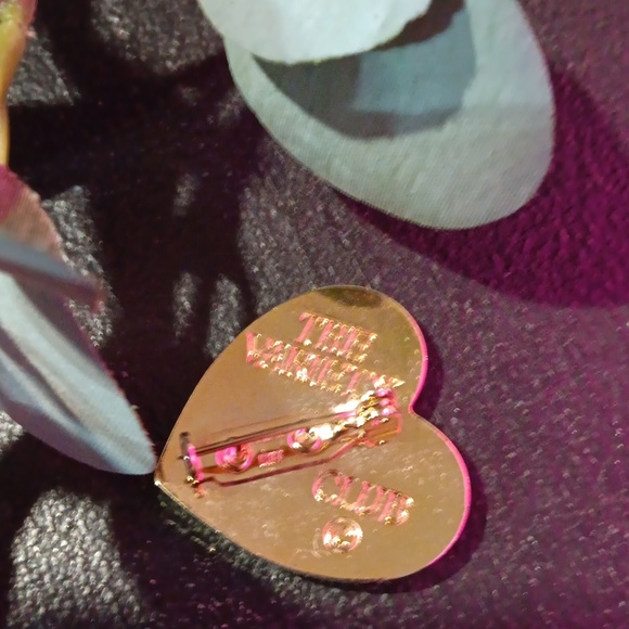 VINTAGE THE VARIETY CLUB HEART PIN. #5682 - Picture 3 of 3